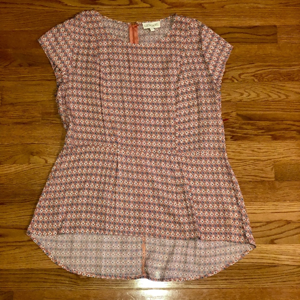 NWOT 🌸 Lucy & Laurel blouse 🌸
